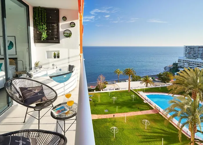 SUITE DEL MAR Luxury apartment with jacuzzi